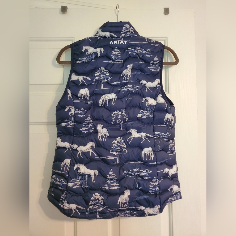 Ariat Navy Blue Ideal Down Zip Front Vest Pasture Shadow Print Women's Small - Picture 3 of 8